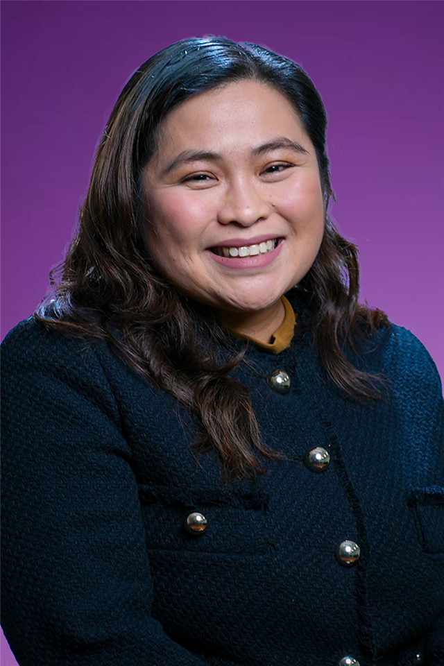 Prof. Rebecca 640x960