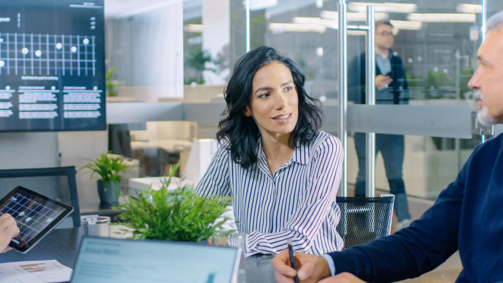 financial analysts having a discussion